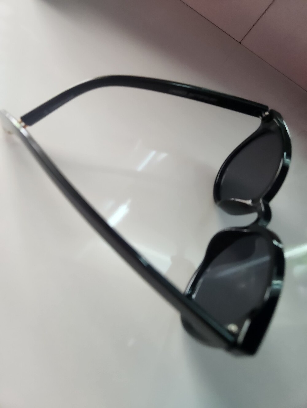Round Sunglasses - Picture 3 of 4